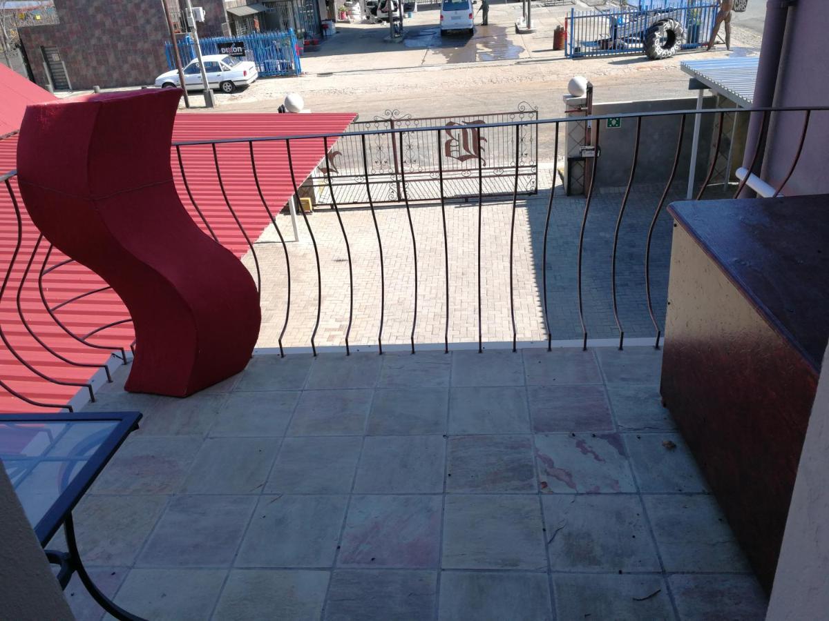 Winburg Bougain Villa Guesthouse מראה חיצוני תמונה