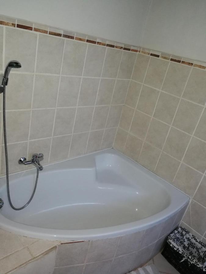Winburg Bougain Villa Guesthouse מראה חיצוני תמונה