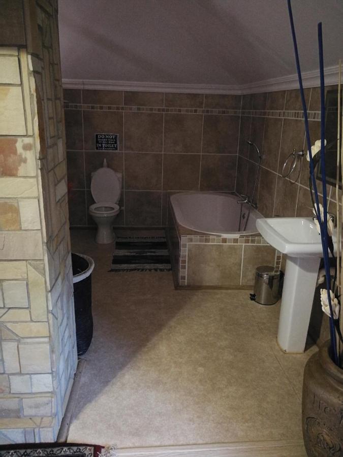 Winburg Bougain Villa Guesthouse מראה חיצוני תמונה