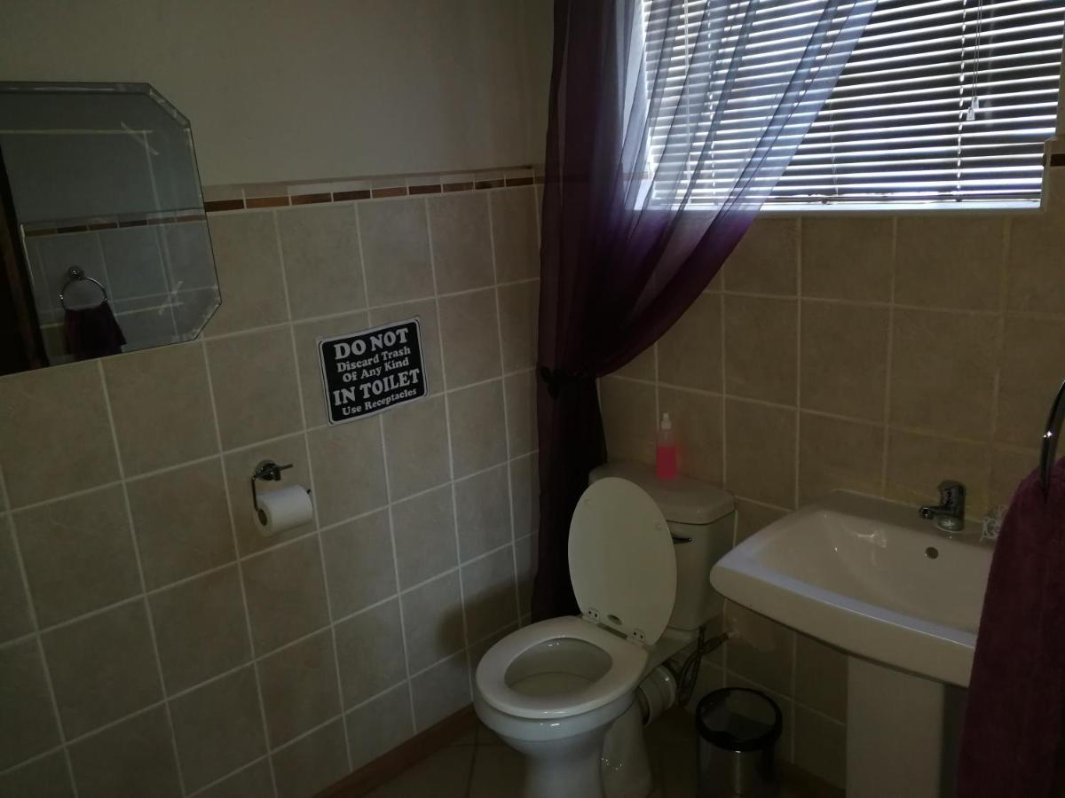 Winburg Bougain Villa Guesthouse מראה חיצוני תמונה